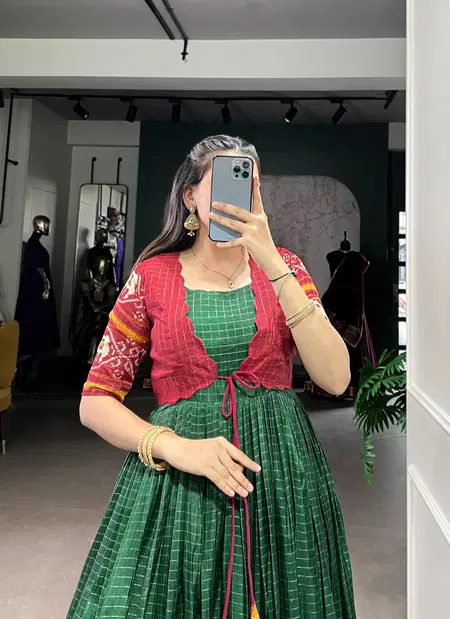 YNF 5028 GRN Tasar Chex Patola Print With Weaving Work Border Gown With Koti Wholesalers In Delhi
